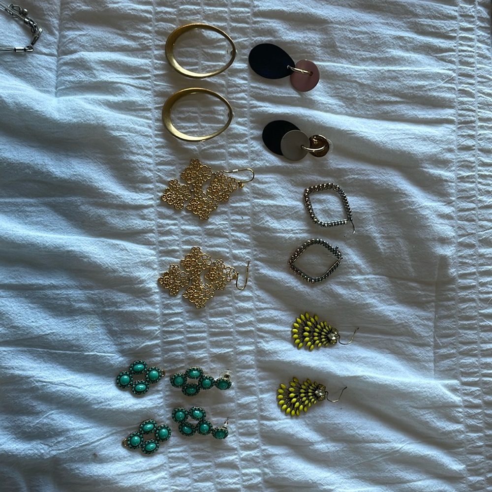 6 pairs of Stella & Dot earrings